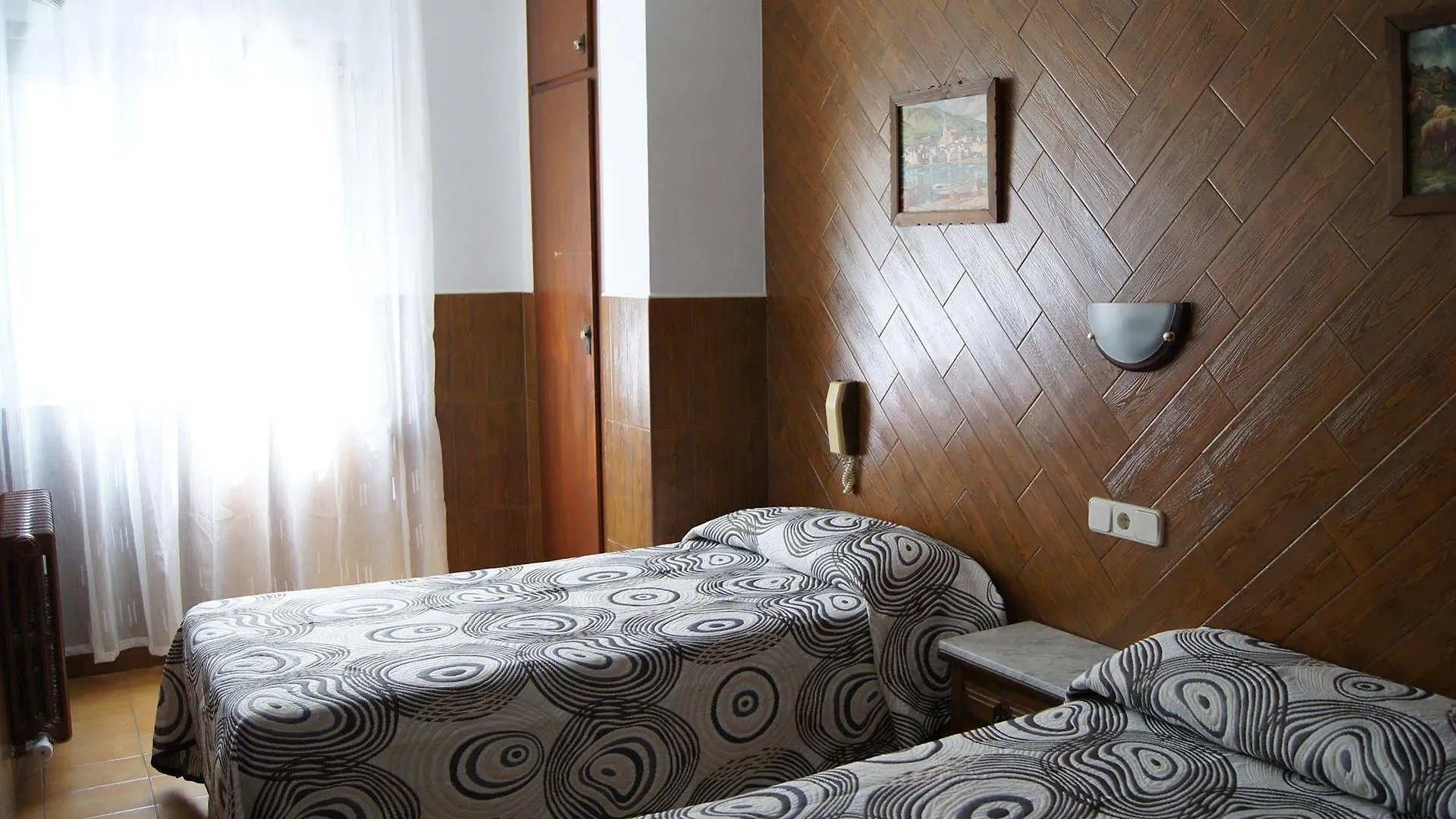 Hostal Sanmar Figueres  Gasthof Figueres (Girona)