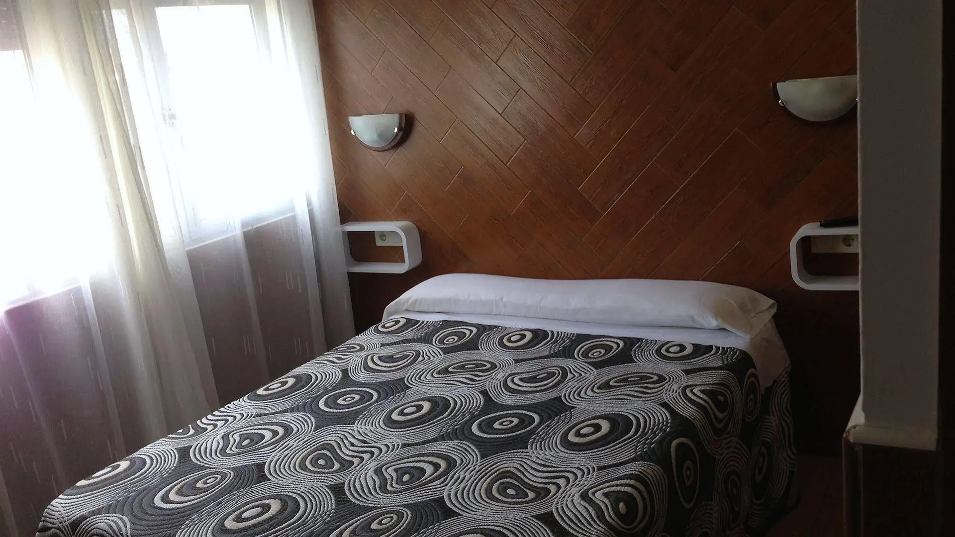 Hostal Sanmar Figueres  Gasthof